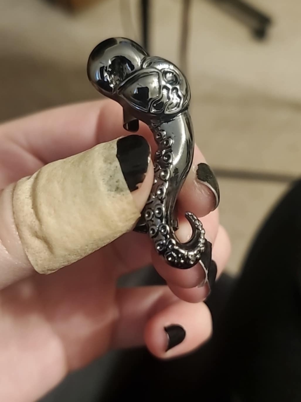 Hot Topic Disney Ursula Ear Cuff